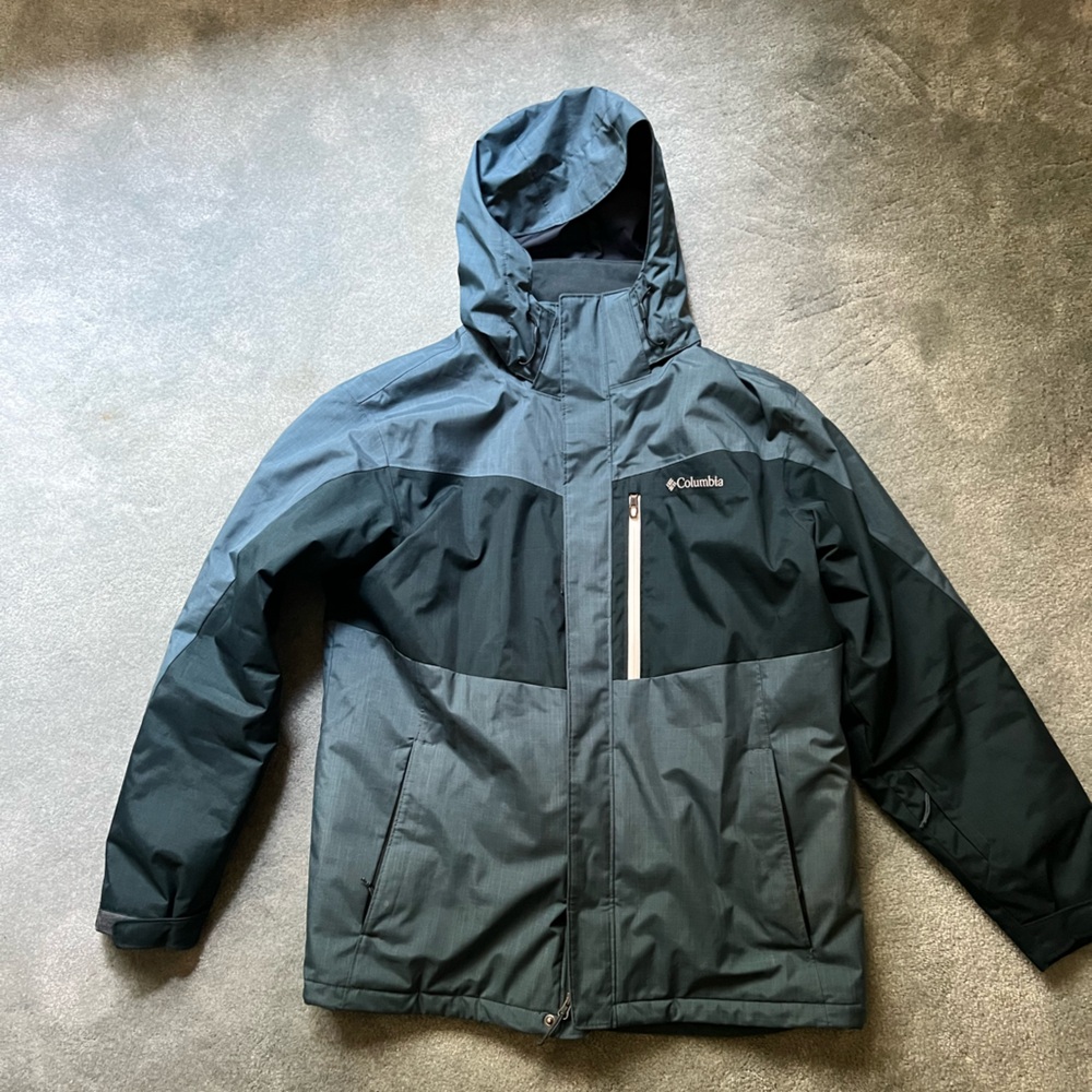 EUC Columbia Omniheat ski jacket Size large.